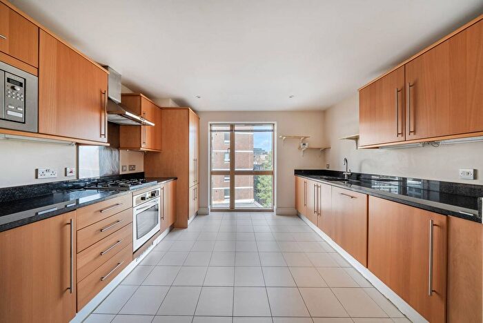 3 Bedroom Flat To Rent In Harrowby Street, Marylebone, London, W1H