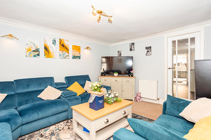 2 Bedroom Maisonette For Sale In High Street, Dalbeattie, DG5