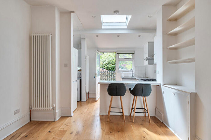 1 Bedroom Terraced House To Rent In Ferme Park Road, London, N8