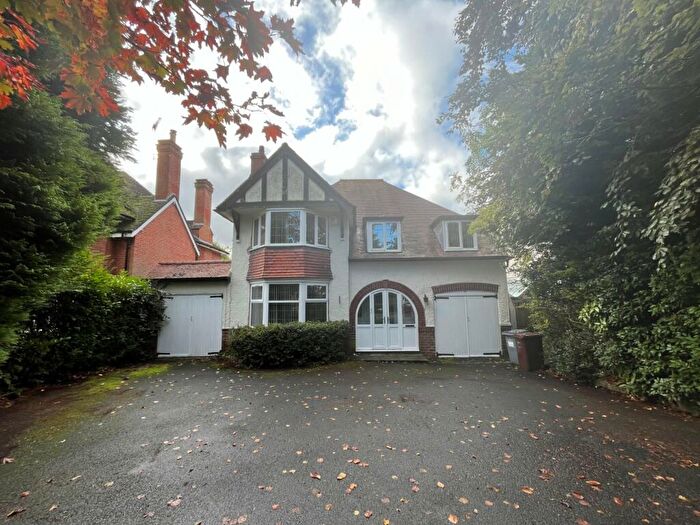 4 Bedroom Detached House To Rent In Silhill Hall Road, Solihull, West Midlands, B91