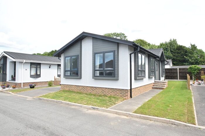 2 Bedroom Chalet For Sale In Dover Road, Barham, Canterbury, CT4