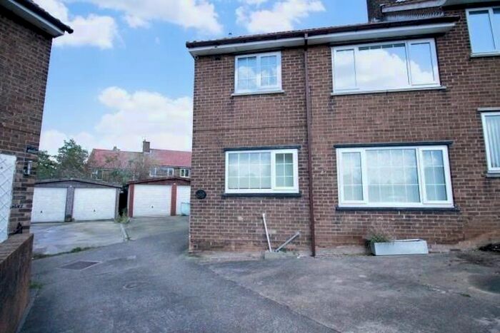 2 Bedroom Semi-Detached House To Rent In Byron Road, Dinnington, Sheffield S25