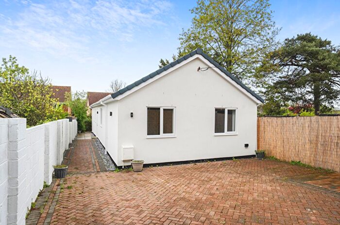 3 Bedroom Bungalow For Sale In Shaftesbury Avenue, Chandler's Ford, Eastleigh, Hampshire, SO53