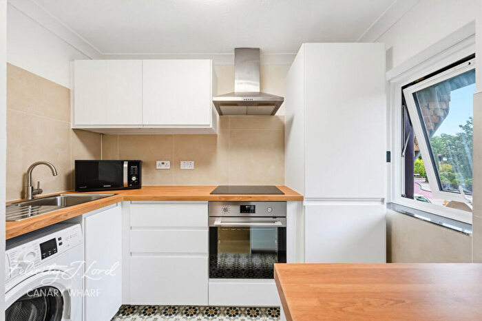 1 Bedroom Flat For Sale In Friars Mead, London, E14