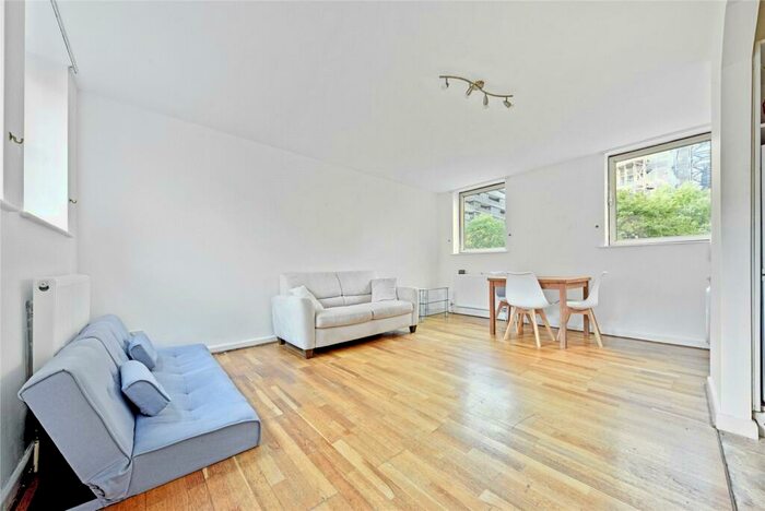 2 Bedroom Flat To Rent In Cape Yard, Tower Bridge, E1W