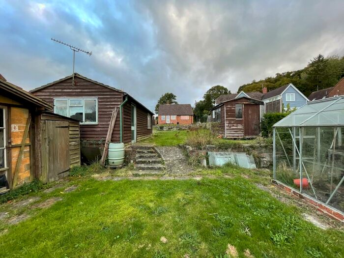 3 Bedroom Detached Bungalow For Sale In School Lane, Lodsworth, Near Petworth West Sussex, GU28