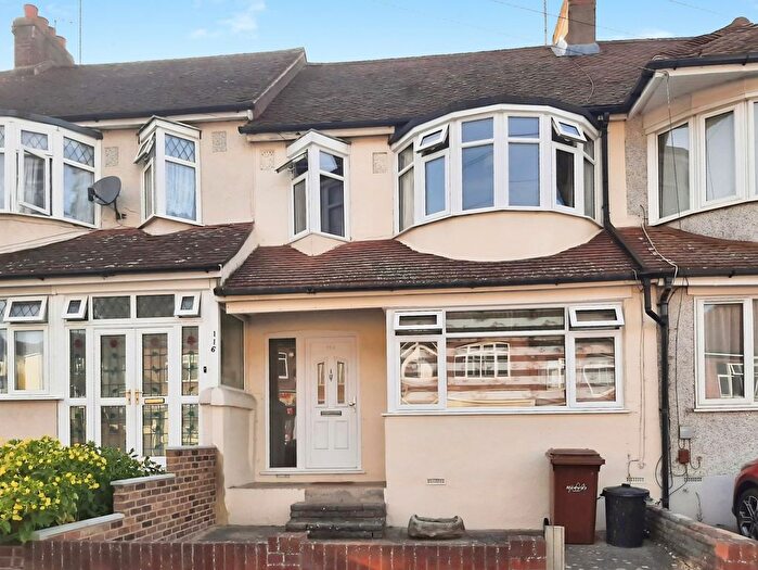 3 Bedroom Terraced House To Rent In Boundary Road, Chatham, Kent, ME4
