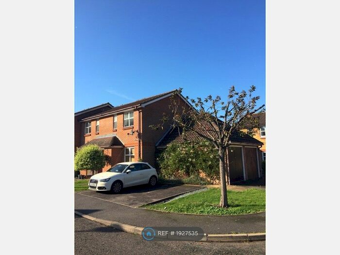 2 Bedroom End Of Terrace House To Rent In Carpenter Close, Billericay, CM12