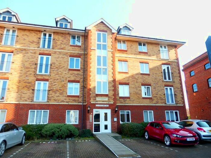 2 Bedroom Flat To Rent In Henry Bird Way, Northampton, NN4