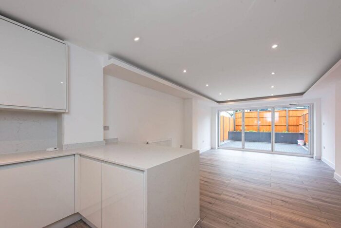 3 Bedroom Semi-detached House To Rent In Victoria Road, East Barnet, EN4