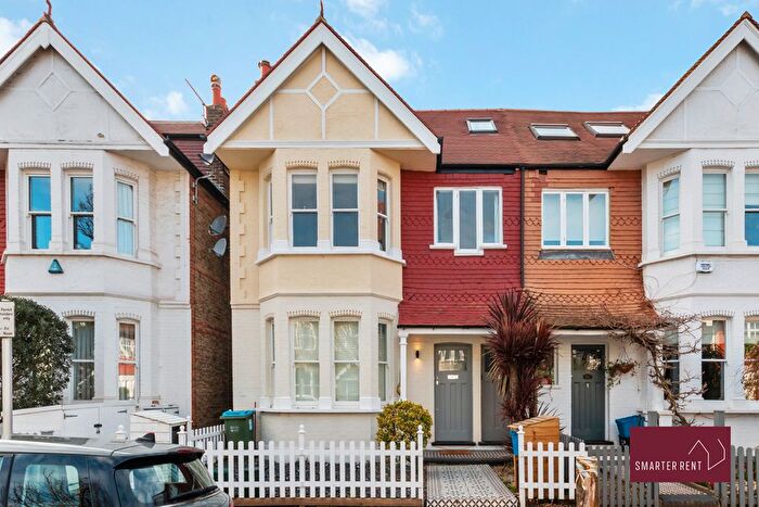 3 Bedroom Flat To Rent In Burlington Avenue, Kew, TW9