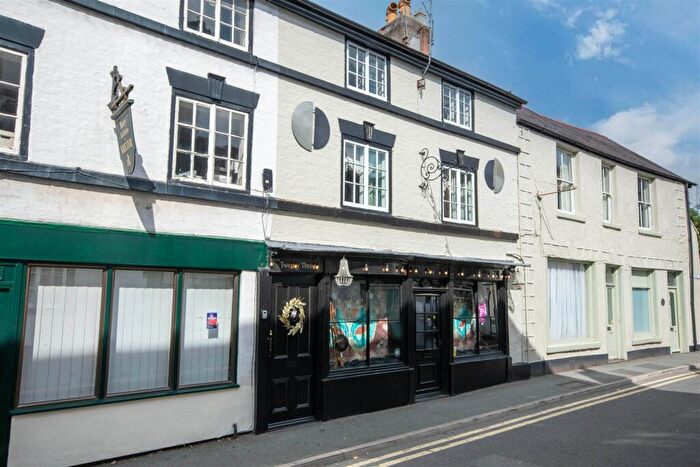 6 Bedroom Town House For Sale In Bridge Street, Llangollen, LL20