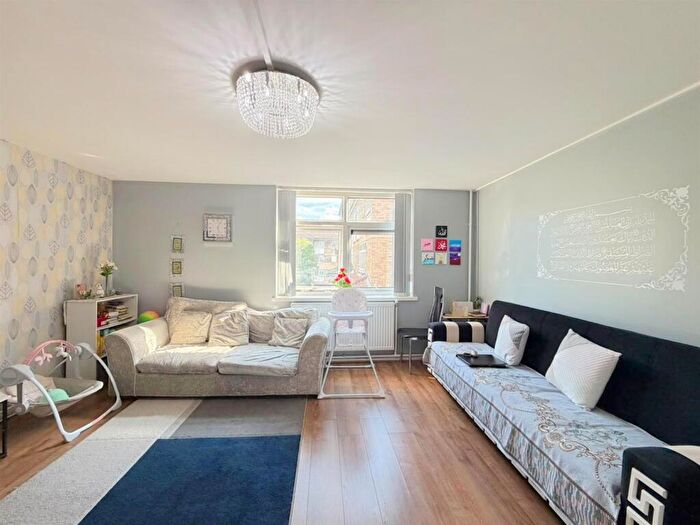 2 Bedroom Maisonette For Sale In Kashmir Road, St Matthews, Leicester, LE1
