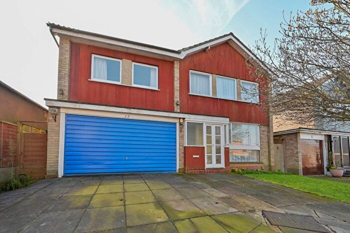 4 Bedroom Detached House For Sale In Grove Hall Road, Bushey, WD23