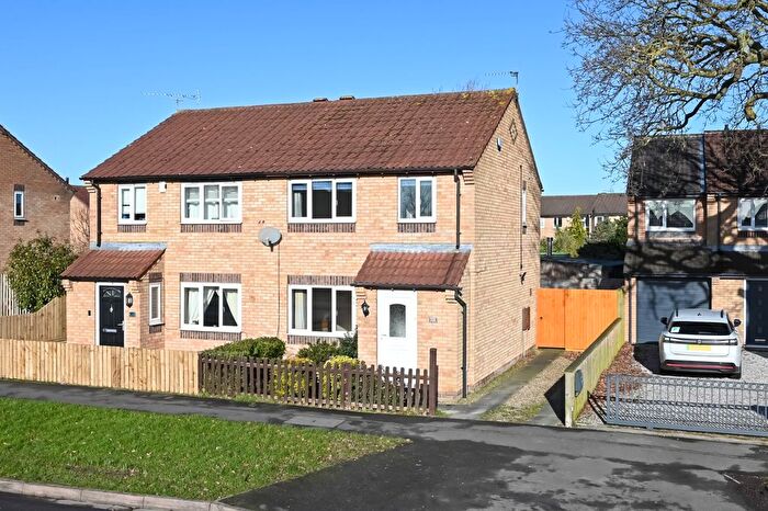 3 Bedroom Semi-Detached House To Rent In Bellhouse Way, York, YO24