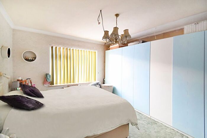 2 Bedroom Bungalow For Sale In King Street, Kempston, Bedford, MK42