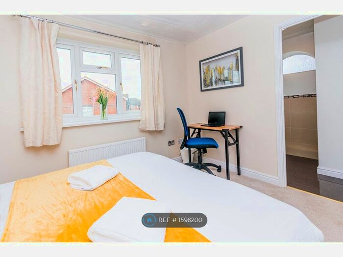 4 Bedroom Detached House To Rent In Coalmans Way, Burnham, SL1