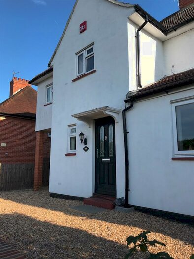 5 Bedroom Semi-Detached House To Rent In Guildford, GU2