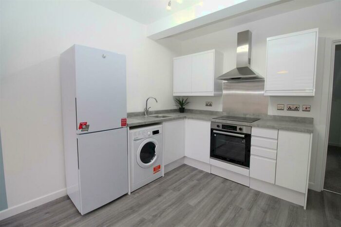 1 Bedroom Flat To Rent In Princes Street, Penylan, Cardiff, CF24