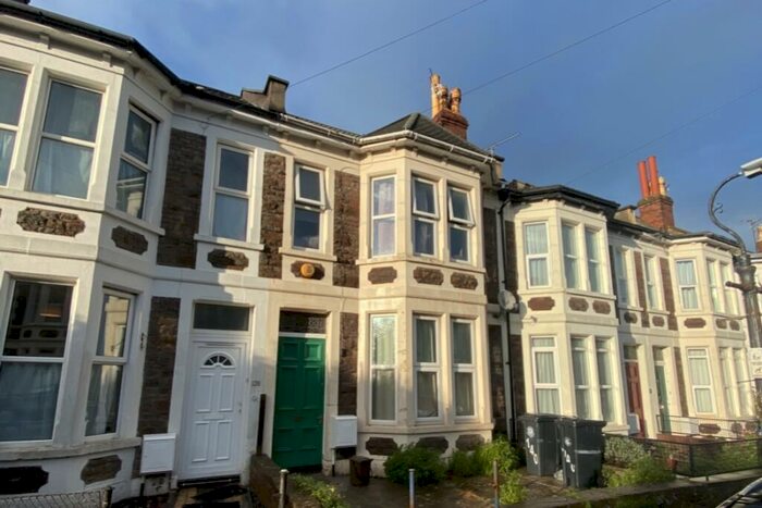 6 Bedroom Terraced House To Rent In Brynland Avenue, Horfield, Bristol, BS7