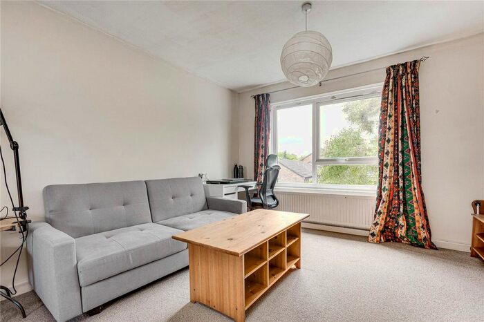 Studio To Rent In Abbey Gardens, Hammersmith, London, W6