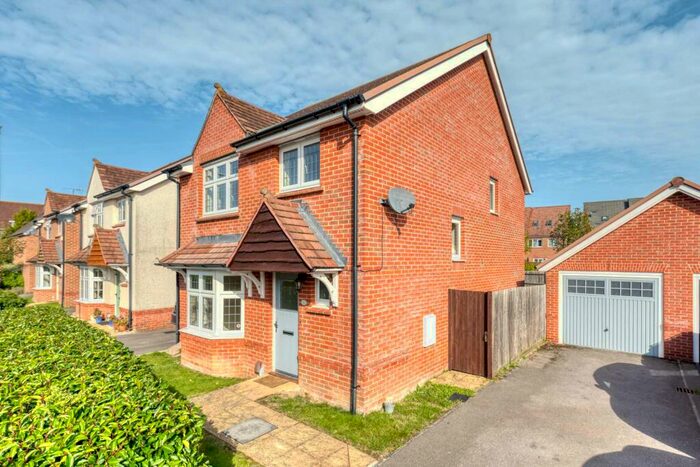 4 Bedroom Detached House To Rent In Bunting Lane, Bracknell, RG12