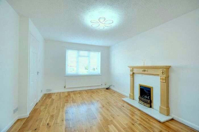 3 Bedroom House To Rent In St James Road, Bermondsey, London, SE16