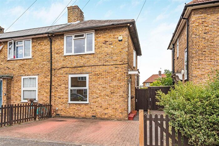3 Bedroom End Of Terrace House For Sale In Wendling Road, Sutton, SM1