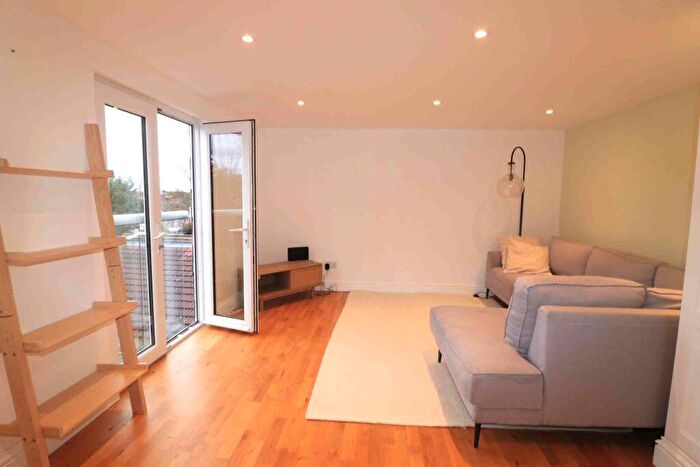 1 Bedroom Flat To Rent In Worbeck Road, London, SE20