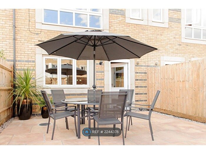 4 Bedroom Terraced House To Rent In Longworth Avenue, Chesterton, Cambridge, CB4