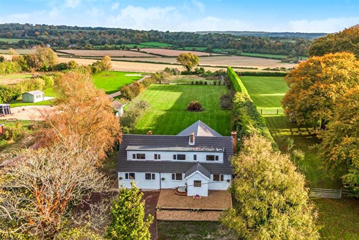 4 Bedroom Detached House For Sale In The Hangers, Bishops Waltham, SO32