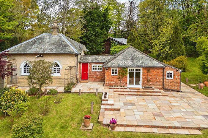 3 Bedroom Cottage For Sale In Lodge Park Drive, Ashford, TN26