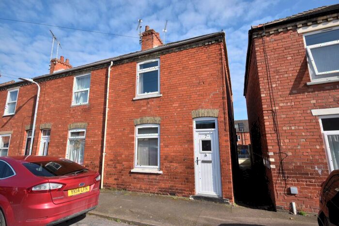 2 Bedroom Terraced House To Rent In Castle Terrace Road, Sleaford, NG34