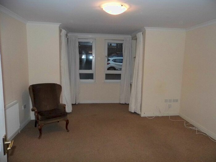2 Bedroom Flat To Rent In Ross Avenue, Perth, PH1