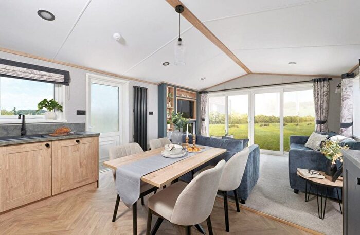 3 Bedroom Park Home For Sale In Broadway Lane, South Cerney, Cirencester, GL7
