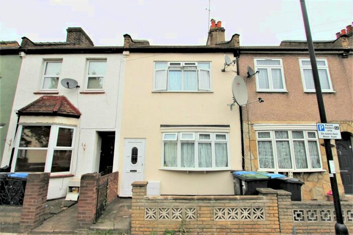 3 Bedroom House To Rent In Sandal Road, London, N18