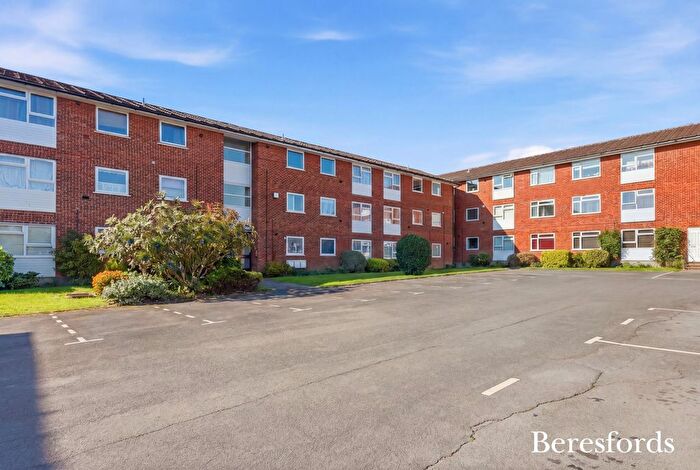 2 Bedroom Flat For Sale In Millfields, Writtle, CM1