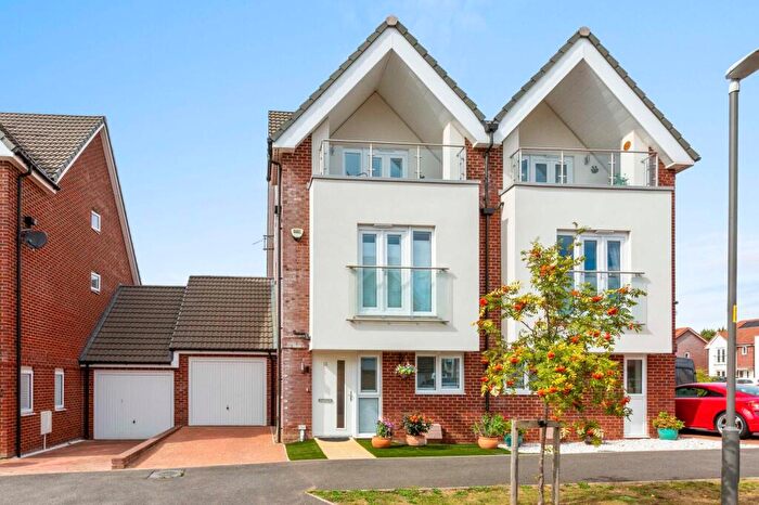 3 Bedroom Semi Detached House For Sale In Cheverton Avenue, Princes Risborough, HP27