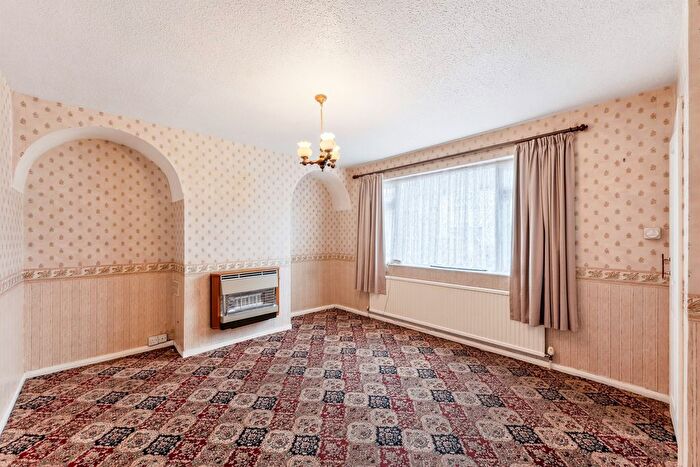 3 Bedroom Terraced House For Sale In New Close, London, SW19