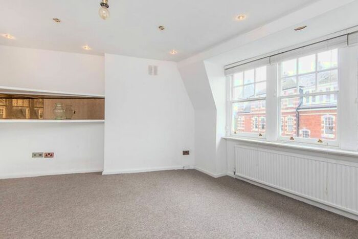 2 Bedroom Flat To Rent In Howitt Road, Belsize Park, London, NW3