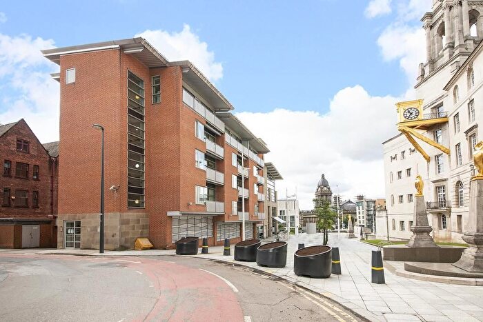 2 Bedroom Flat To Rent In Portland Crescent, Leeds, West Yorkshire, LS1