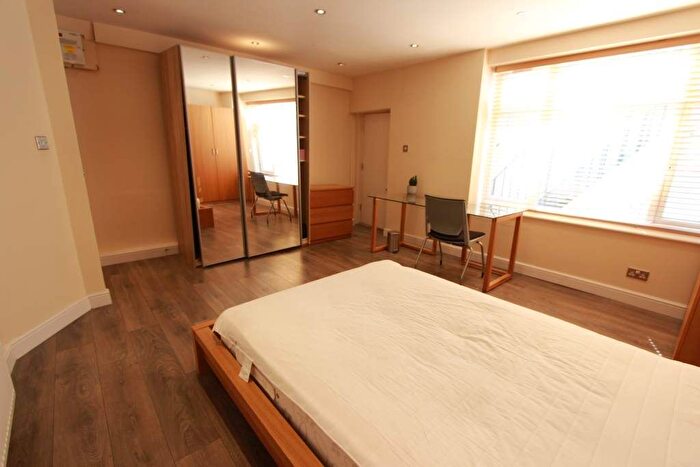 4 Bedroom Flat To Rent In Cleveland Street, London, W1T