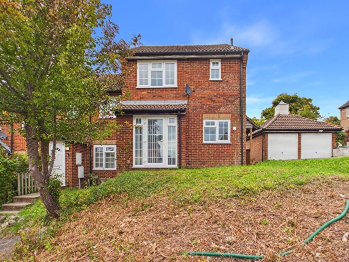 1 Bedroom Property To Rent In Charlotte Close, Chatham, ME5