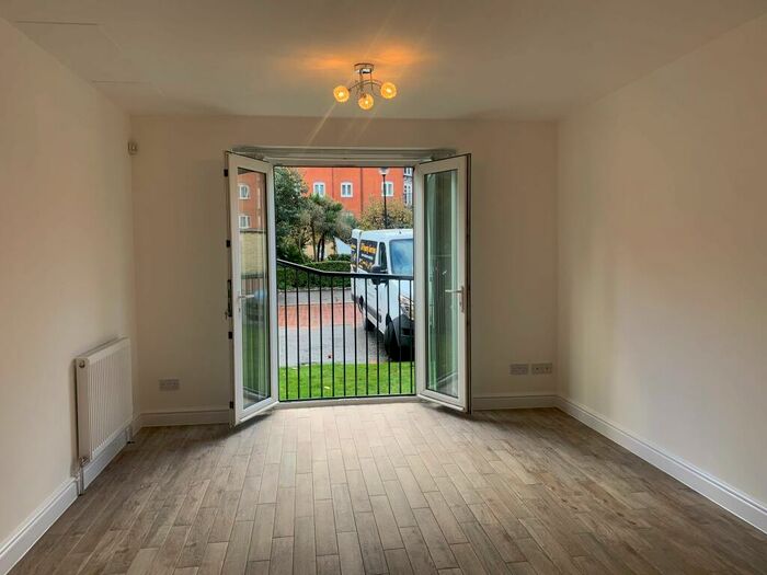 2 Bedroom Apartment To Rent In Quebec Quay, Liverpool, L3