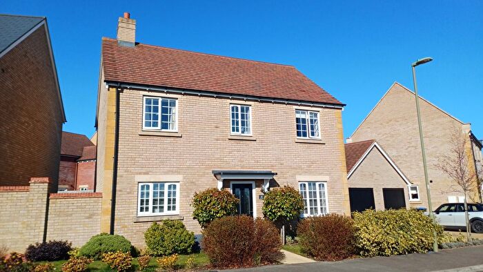 4 Bedroom Detached House For Sale In Evans Way, Chipping Norton, OX7