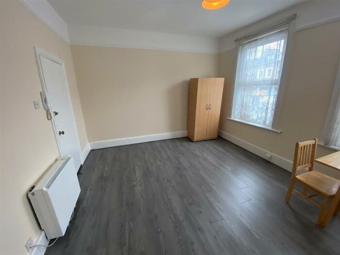 Studio To Rent In Seven Sisters Road, Holloway, N7