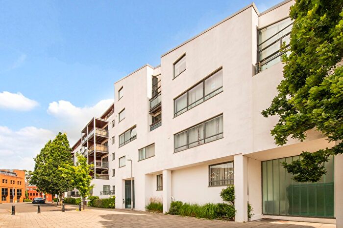 2 Bedroom Property To Rent In Avante Court, The Bittoms, KT1