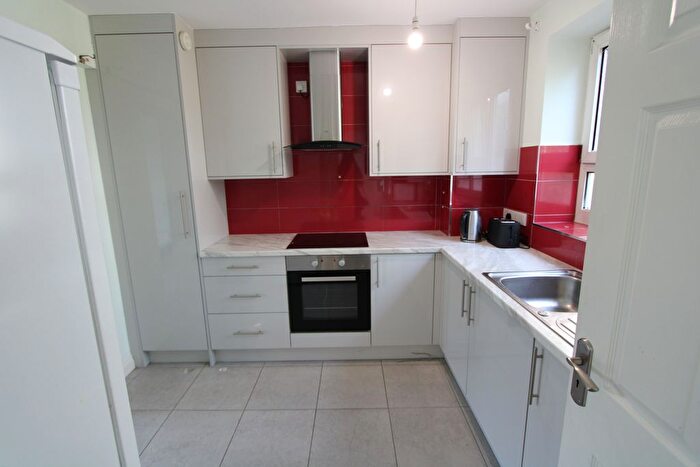 Studio To Rent In London Road, Mitcham, CR4