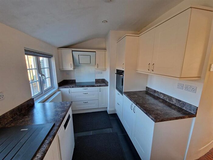 5 Bedroom Farm House To Rent In Coombe, St. Austell, PL26