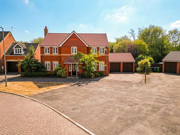 5 Bedroom Detached House For Sale In Cotswolds Way, Calvert, MK18